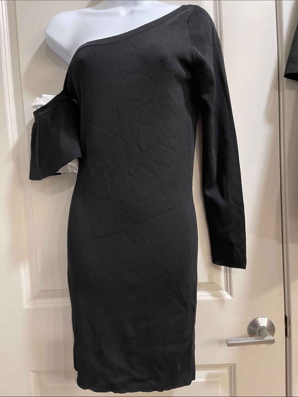 Classic Black One-Shoulder Long Sleeve Dress